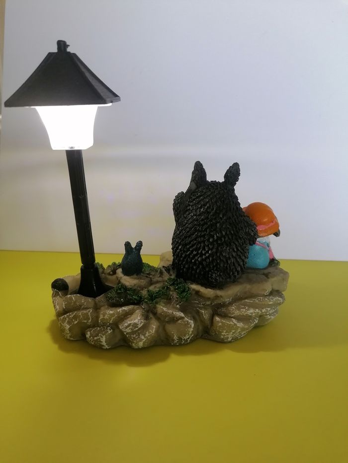 Lampe Led Totoro et Mei sous le lampadaire - photo numéro 3