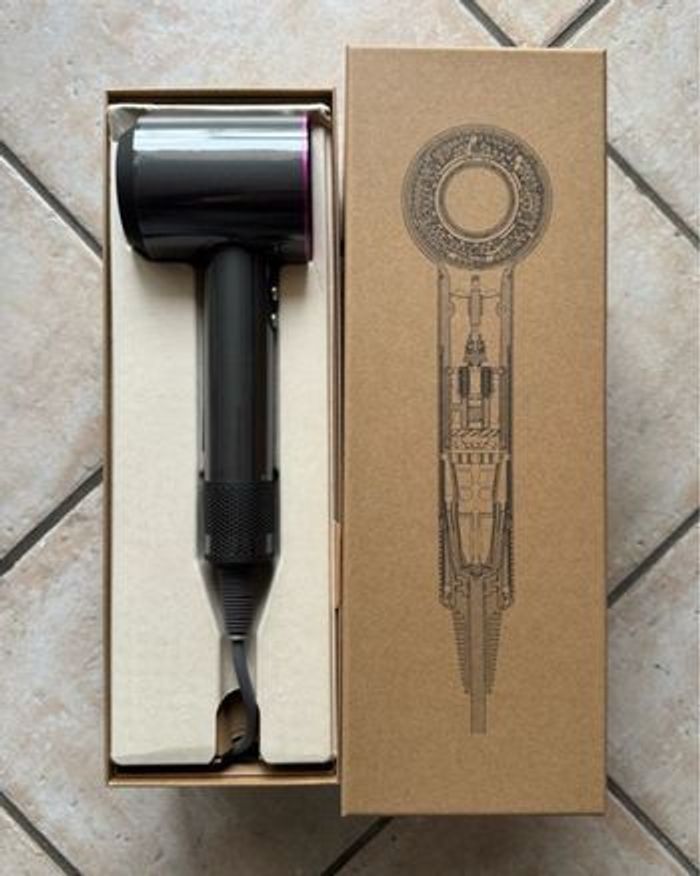 Dyson Supersonic sèche cheveux - photo numéro 2