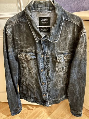 Jolie Veste en Jean Bershka, très peu portée-Taille L