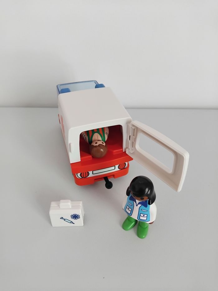 PLAYMOBIL 123 Voiture Ambulance Bonhommes 9122 Complet 🚑 - photo numéro 3