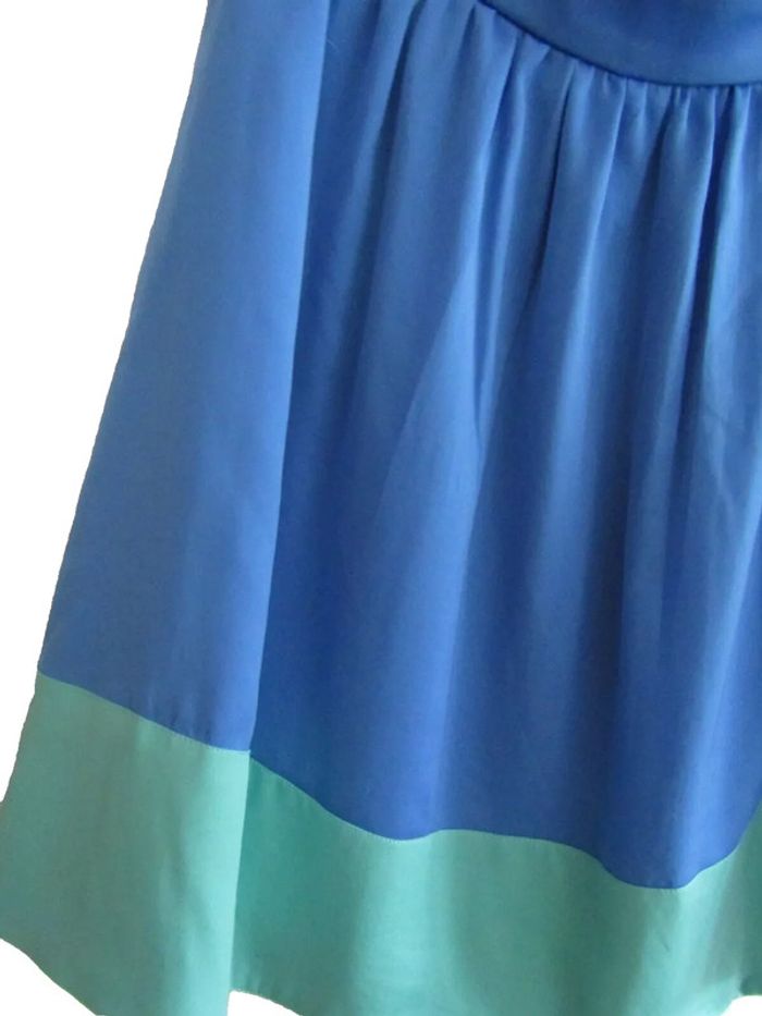 jupe courte et vague tissu fluide effet soie marque medwinds taille indiquée L = 40/42 - photo numéro 2