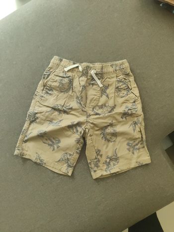 Short marron clair dinosaure 7 ans