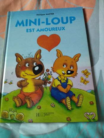 Mini loup est amoureux