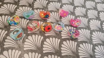 10 bagues en résine pour enfant taille 54-55