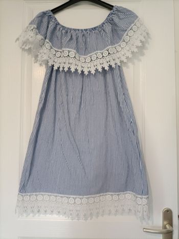 Jolie robe dentelle rayé bleu et blanc M