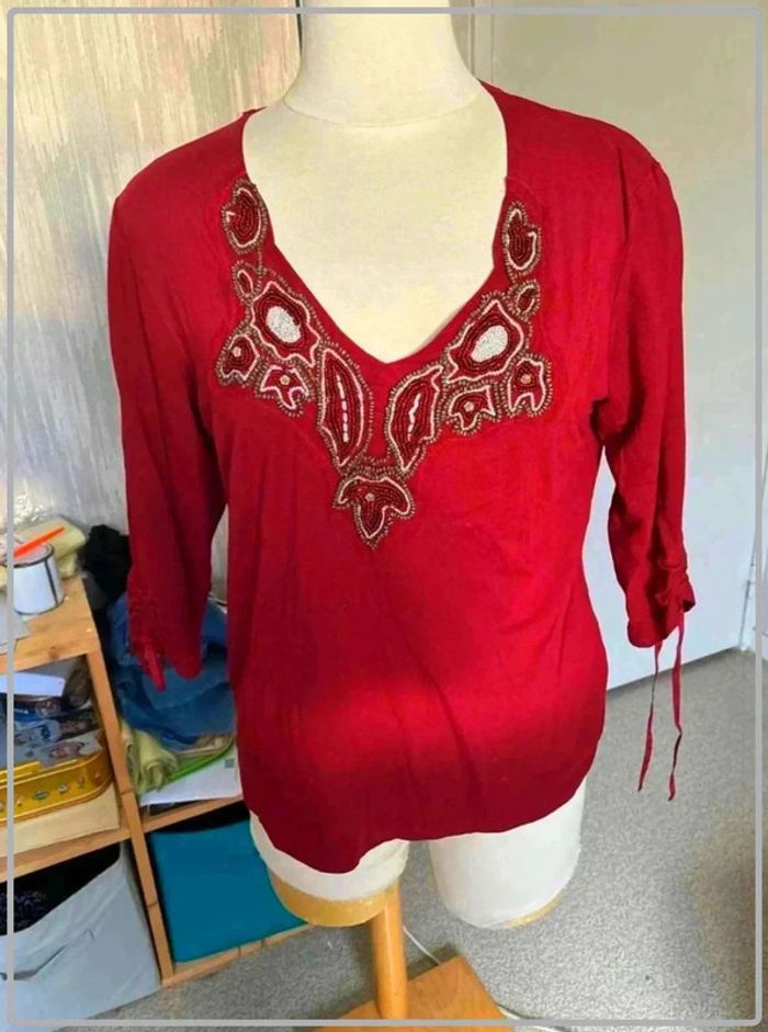 Tres jolie t shirt encolure perle taille 40 - photo numéro 4