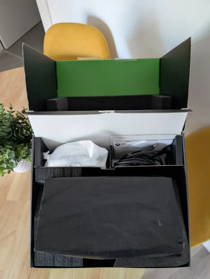Xbox Series X · Noir - photo numéro 2