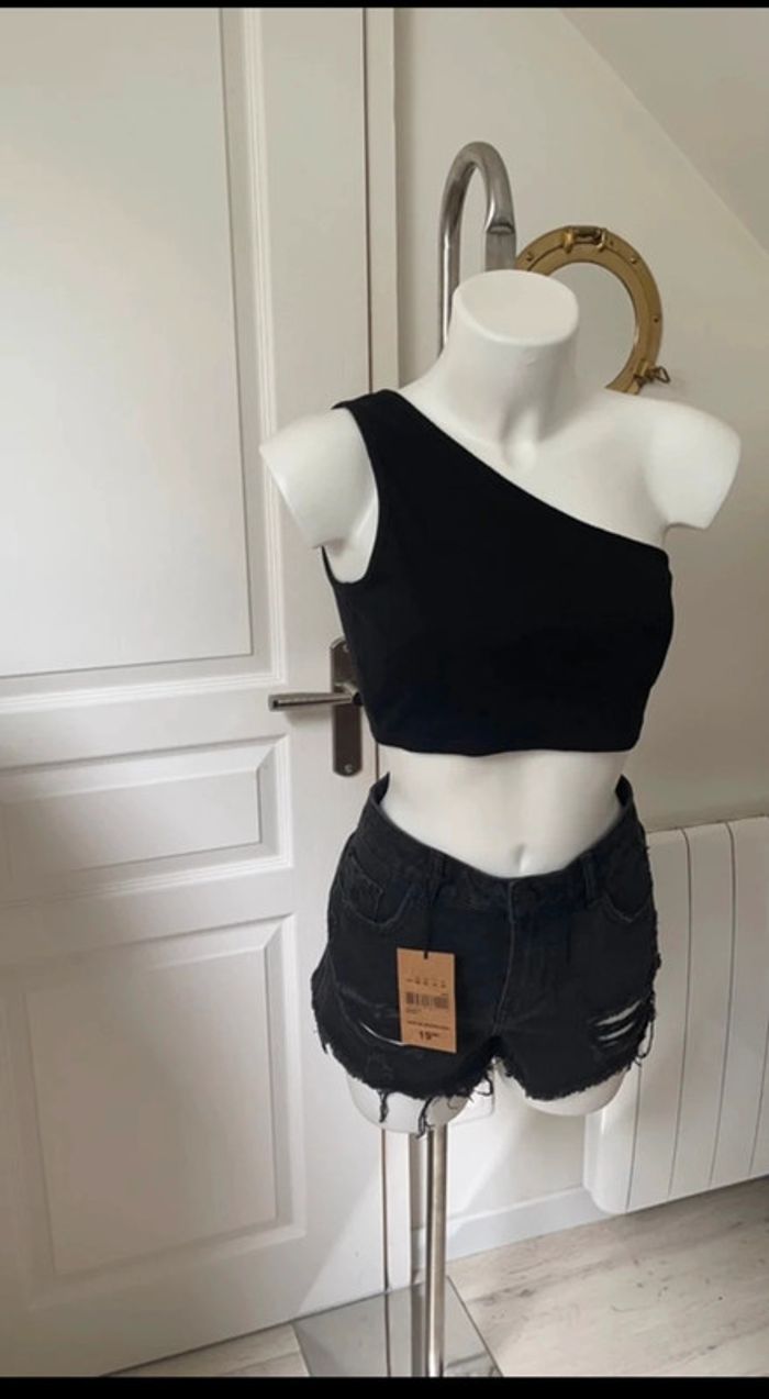 Short noir