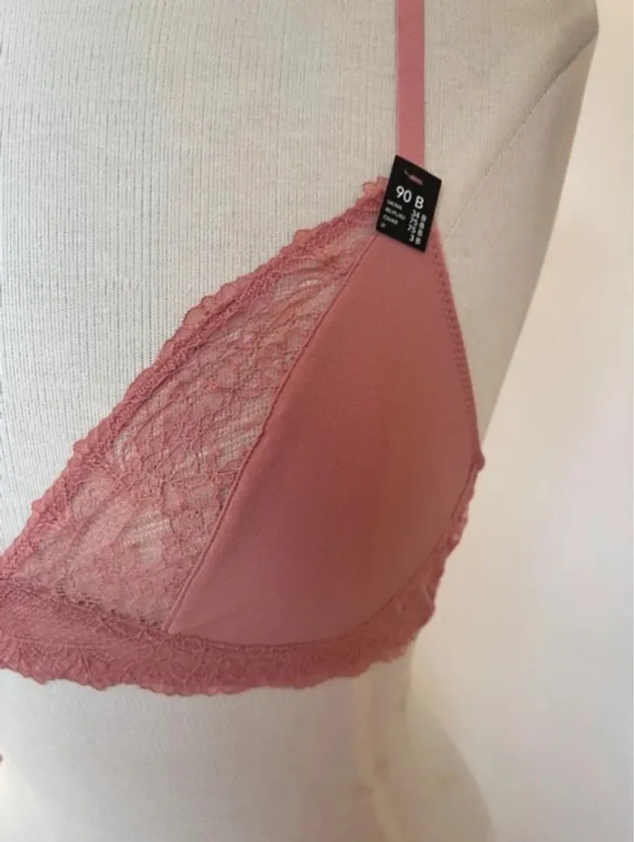 Soutien gorge neuf avec étiquette Etam dentelle 🌸 90B - photo numéro 3