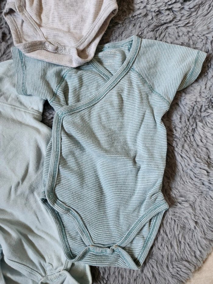 Lot de 6 bodies 3 mois - photo numéro 4