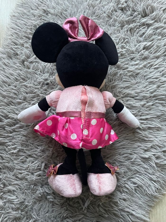 Peluche interractive Minnie (danse, chante et parle) - photo numéro 3