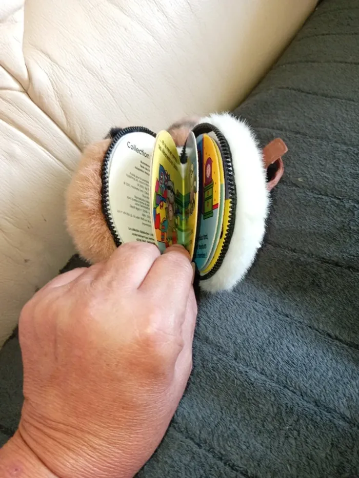 Petits livres peluches - photo numéro 8
