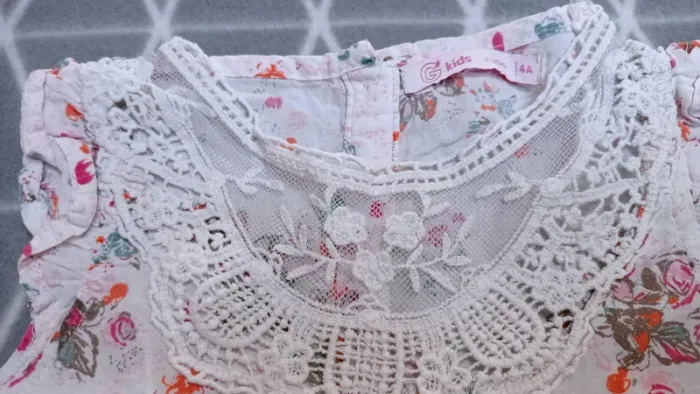 🦄 lot 4 hauts sans manche, 4 ans - photo numéro 12