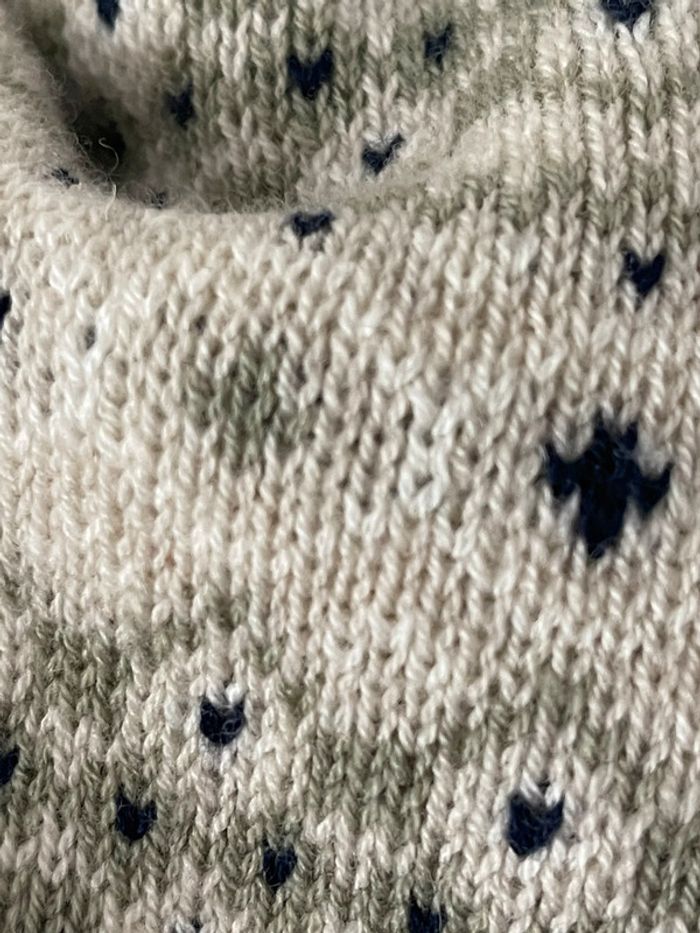 Magnifique pull jacquard tons verts pour bébé quasi neuf boutchou taille 6 mois de chez Monoprix - photo numéro 4