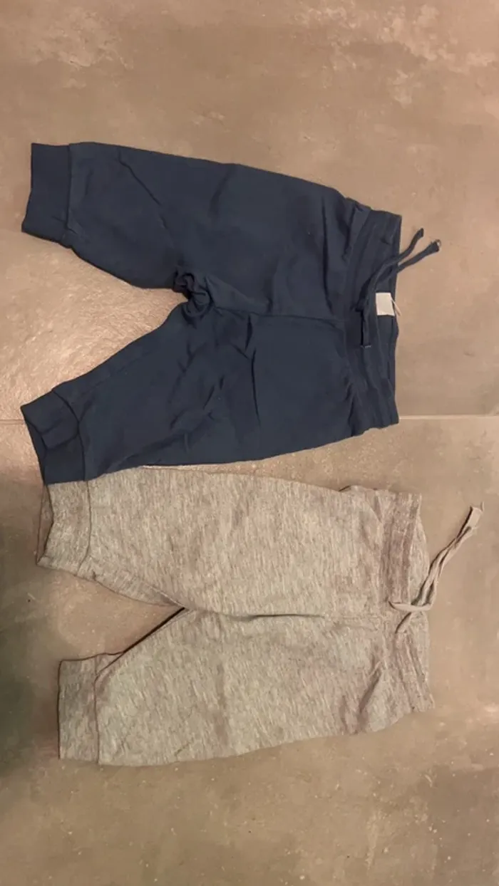 Lot de pantalon salopette 6 mois - photo numéro 2
