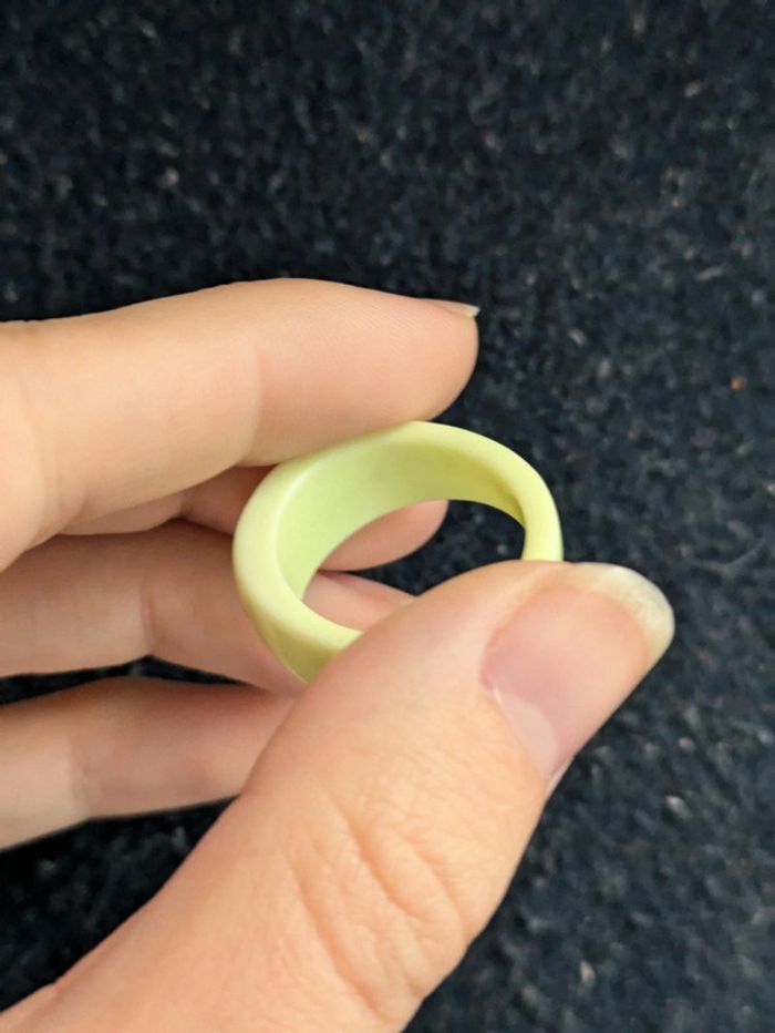 Bague en plastique style vintage - photo numéro 3