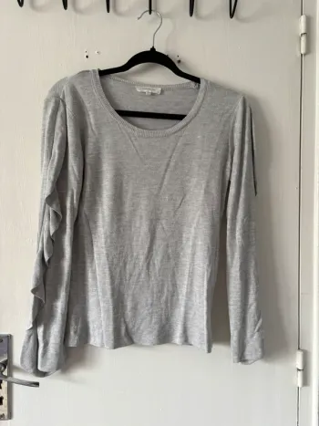 Pull fin gris cache cache