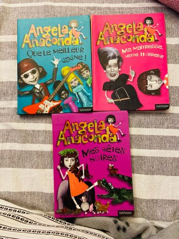 Lot livres Angela anaconda enfant 