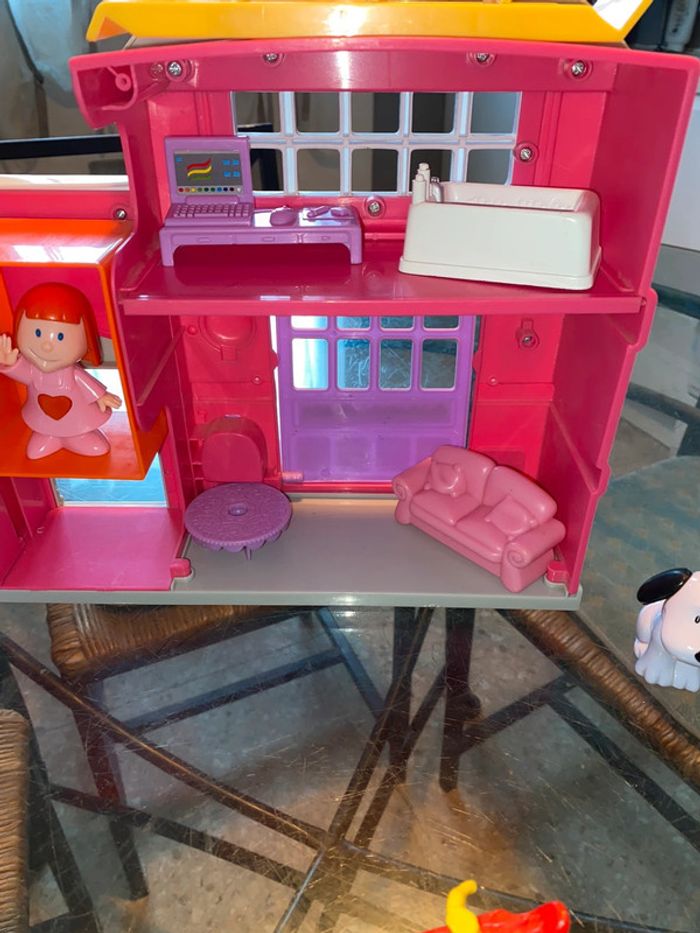 Petite maison musicale en plastique et accessoires. - photo numéro 7