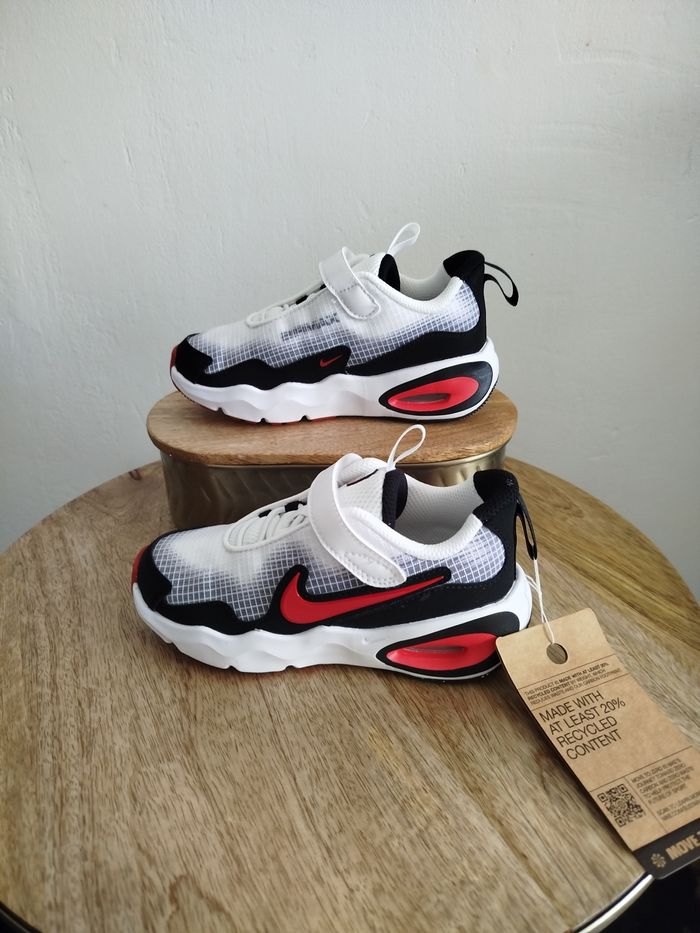 Baskets Nike T 27.5