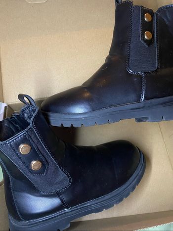 Bottes en simili cuir noir pointure 33