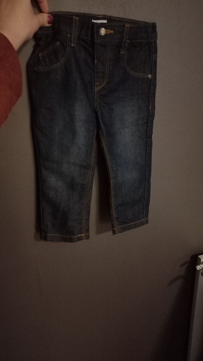 Pantalon neuf sans étiquette 18 mois