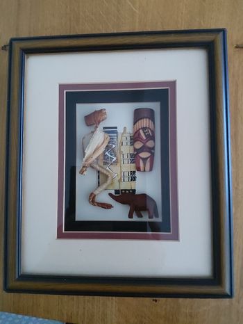 Cadre africain  en profondeur en bois