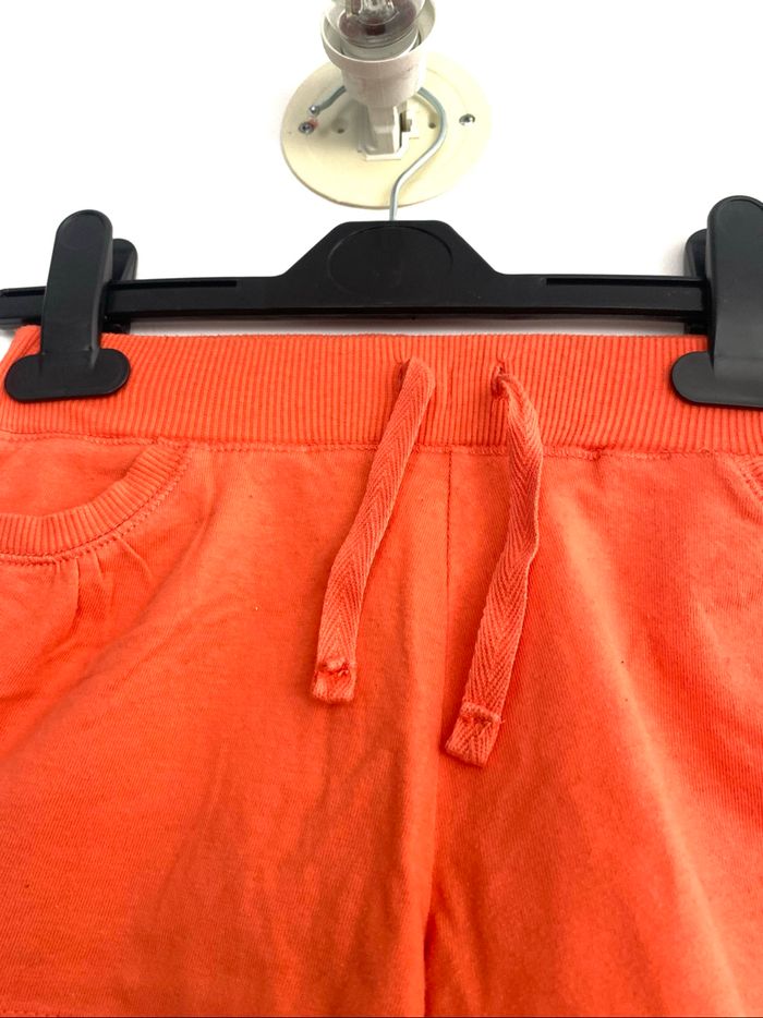 Short orange fille  «  sans marque «  5 ans - photo numéro 4