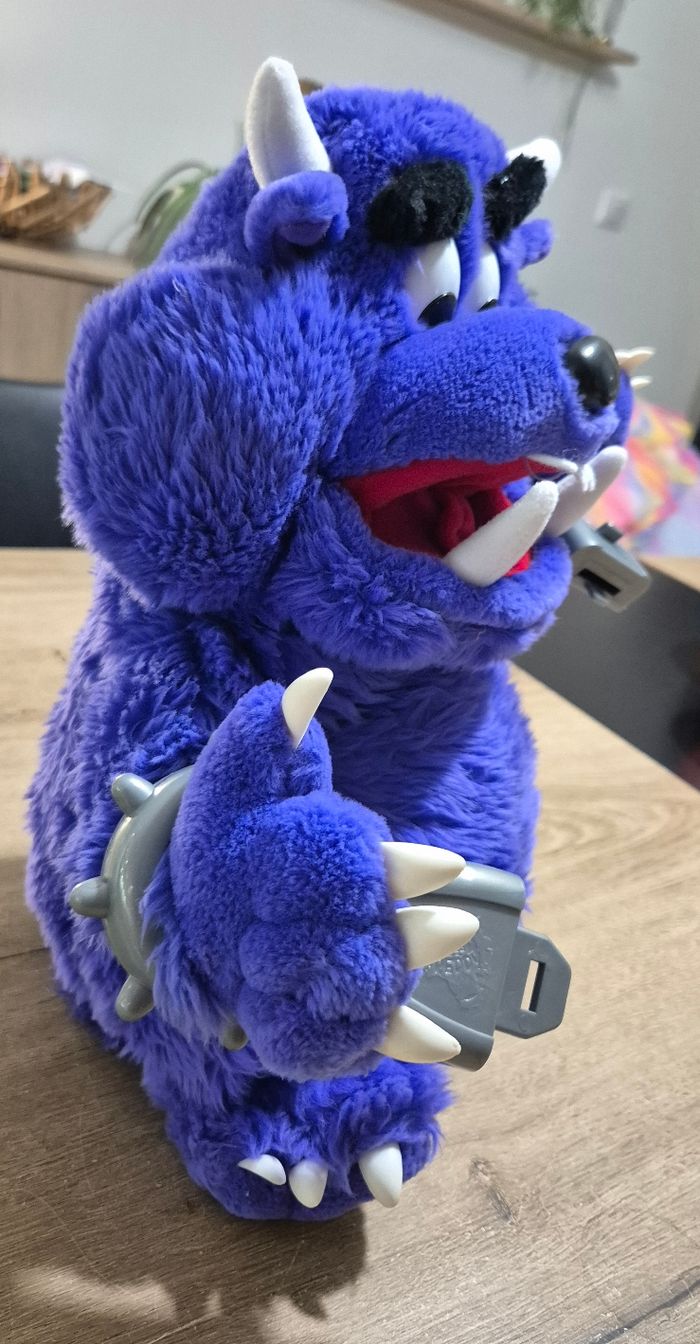 Peluche My Pet Monster avec menottes - photo numéro 6