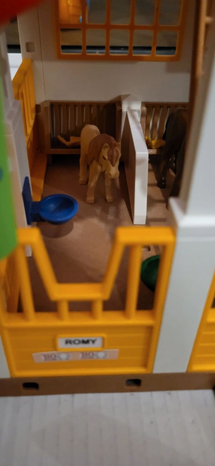 Playmobil 4190 - Le centre équestre - photo numéro 2