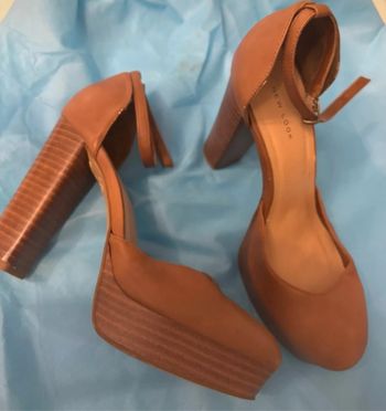 Chaussures sandales habillées quasi neuves
