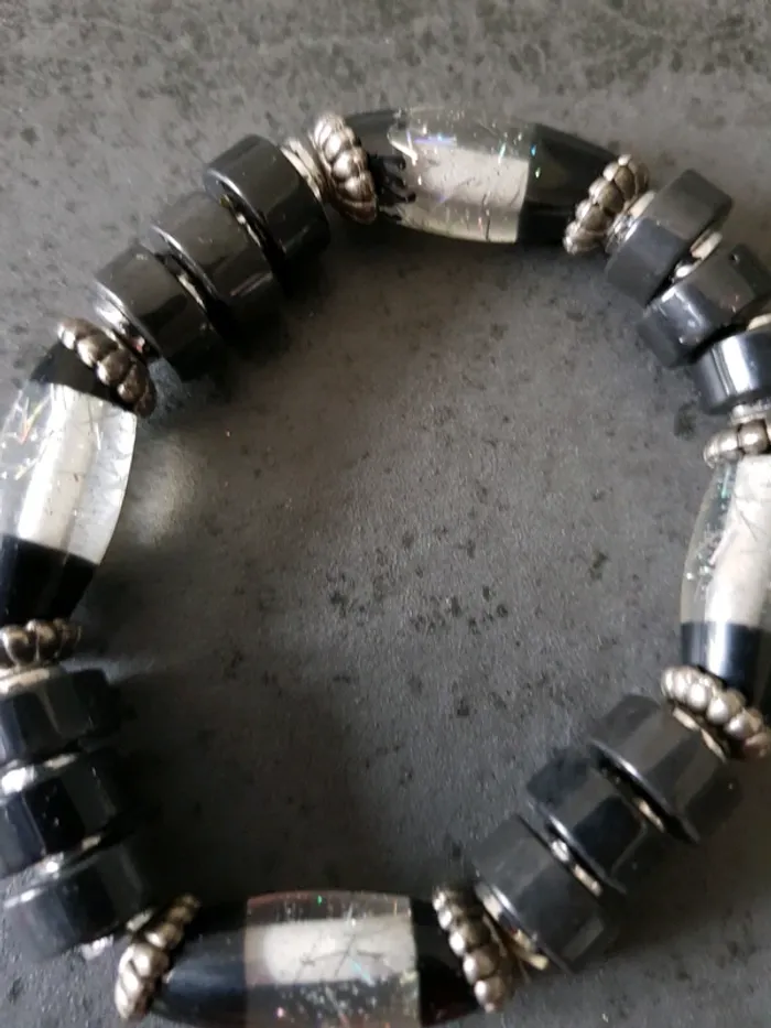 Bracelet noir et blanc