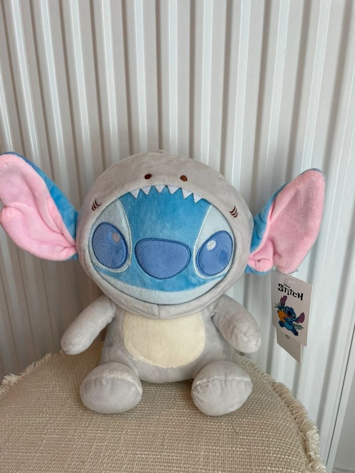 Peluche Disney Stitch requin 🦈 - photo numéro 4