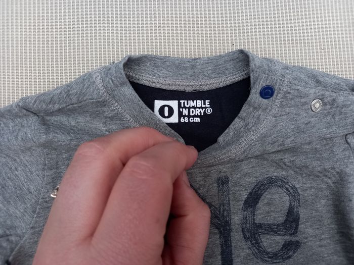 T-shirt longues manches garçon marque Tumble 'N Dry taille 68cm - photo numéro 2