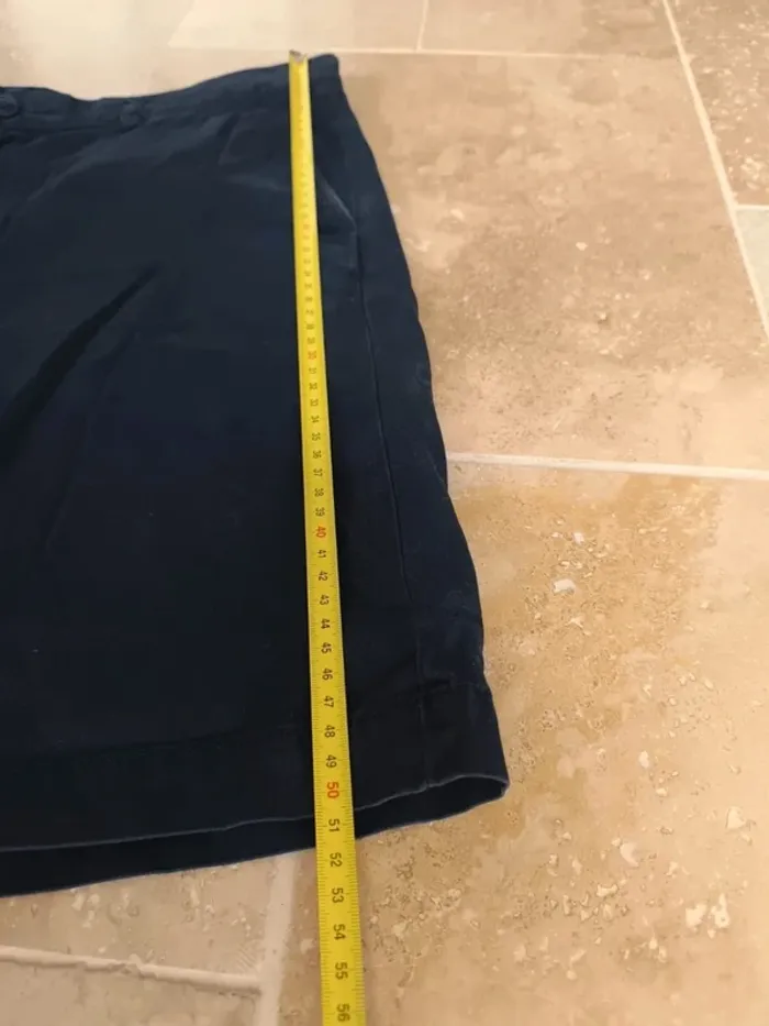 Short Lacoste homme taille 44 excellent état coton logo poche bleu foncé marine - photo numéro 3
