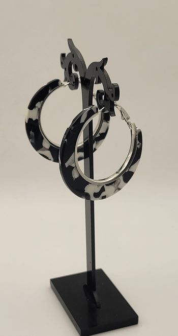 BOUCLES D'OREILLES ANNEAUX CREOLES MARBREES NOIR ET BLANC ! NEUF