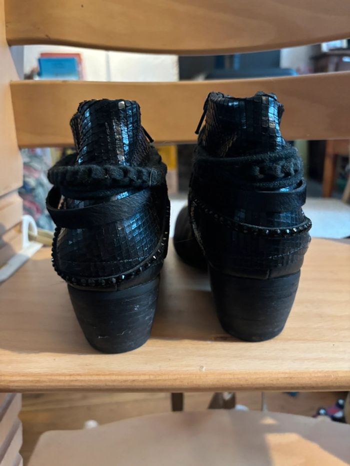 Bottines en cuir noir effet serpent Mamzelle - photo numéro 4