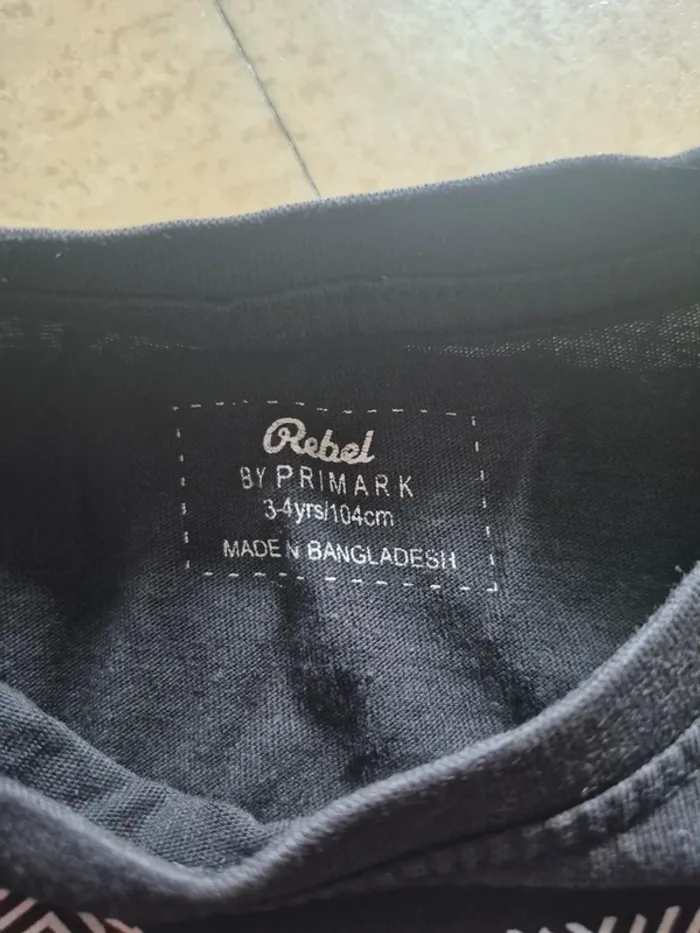 T-shirt Primark 3/4 ans - photo numéro 2