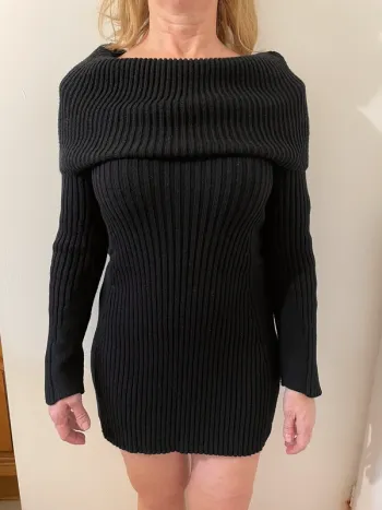 Robe en laine noire