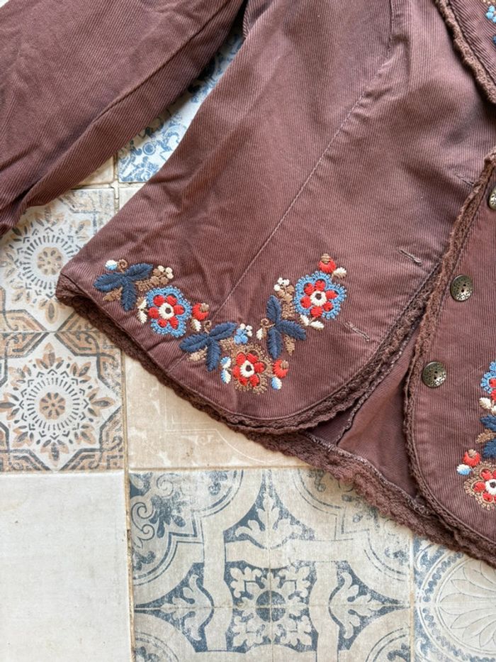 Veste cintrée Promod - taille 42 - jolies broderies. - photo numéro 2