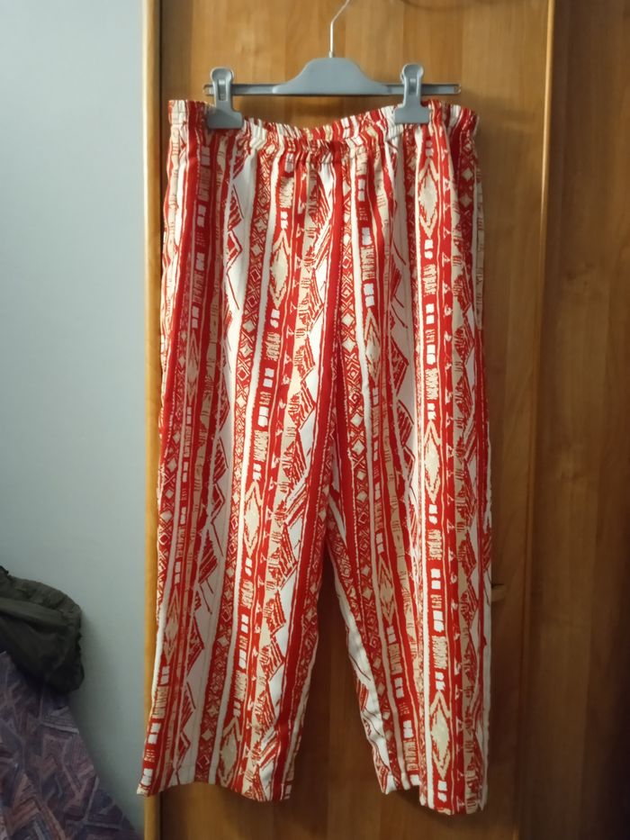 Pantalon a jambes larges rouge et blanc Damart taille 42