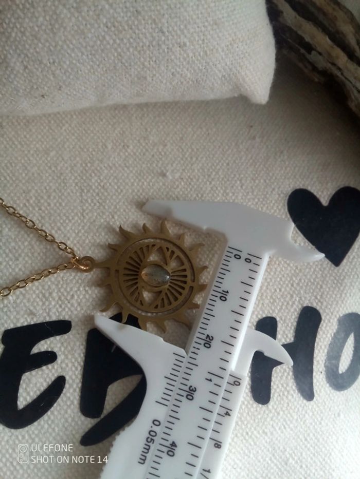 Collier soleil doré en acier inoxydable et pierre de Labradorite - photo numéro 2