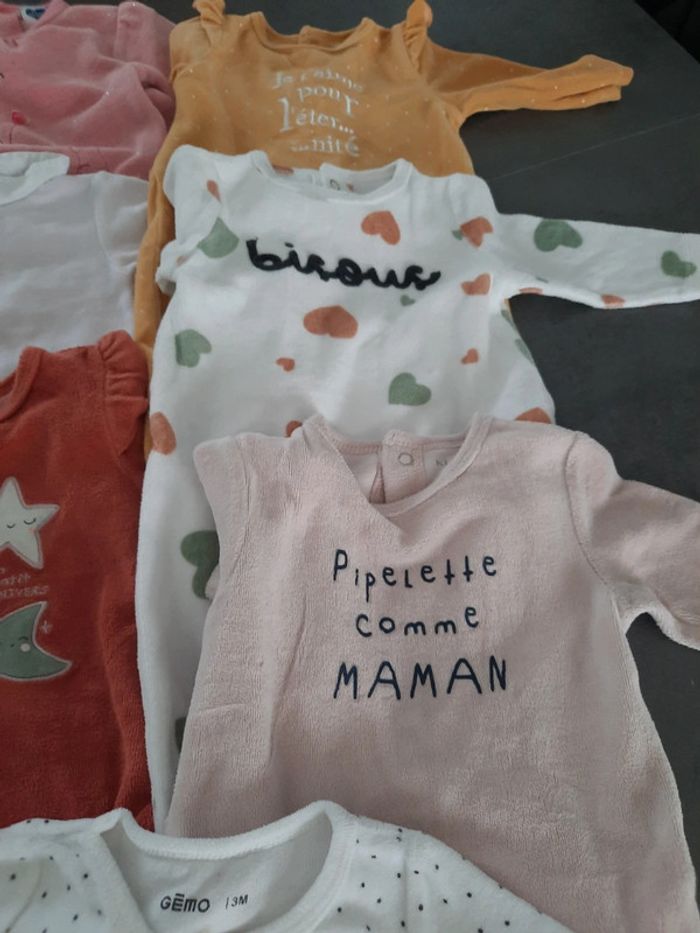 7 pyjamas 3mois - photo numéro 3
