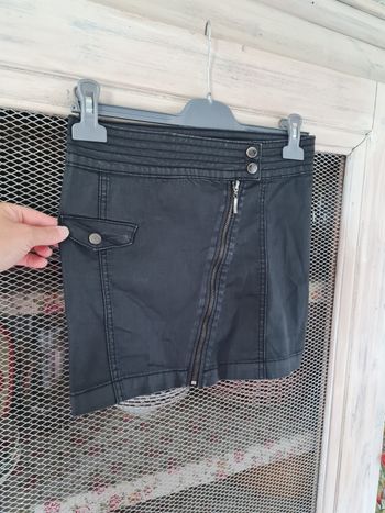 Petite jupe noire faux cuir