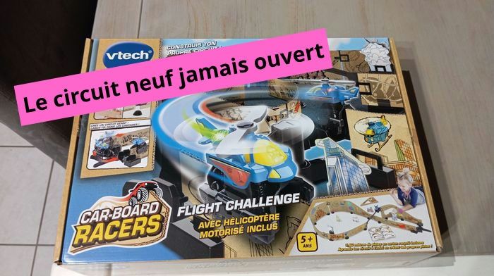V tech circuit car racers neuf jamais ouvert.