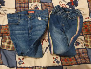 🌸Lots 2 jean taille 7 ans
