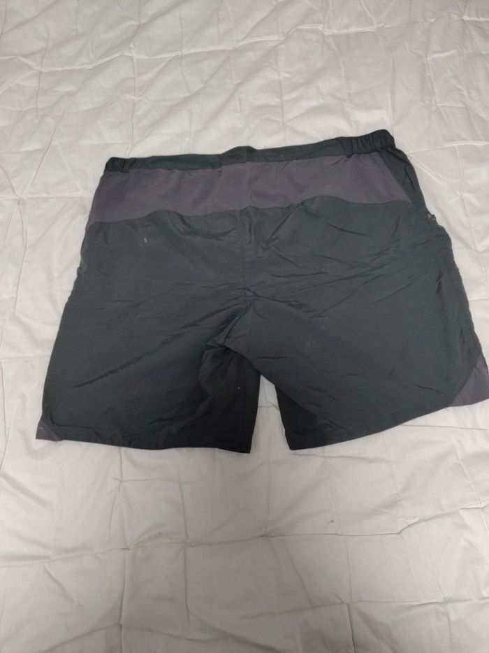 Short gris Decathlon - photo numéro 8