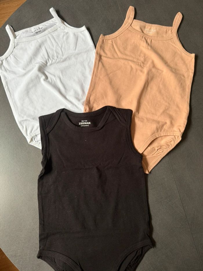 Lot bodies 98/104 cm - photo numéro 2