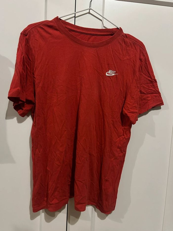 645 – t-shirt Nike rouge