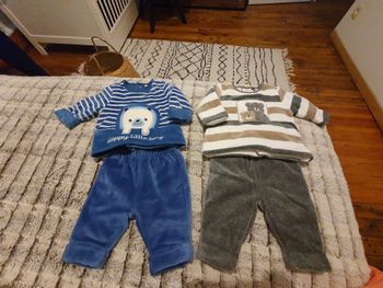 Lot 2 pyjamas garçons T  1 mois
